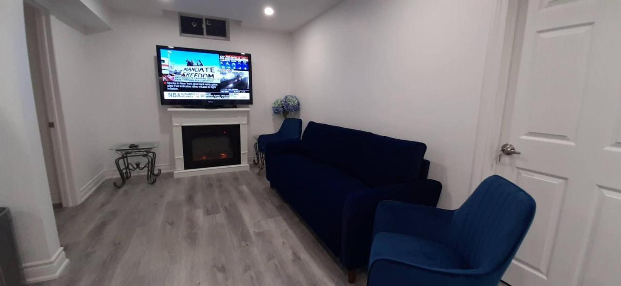 2 Bedrooms 2 Washrooms 2 Parking Spots Basement Apartment Newmarket Exteriör bild