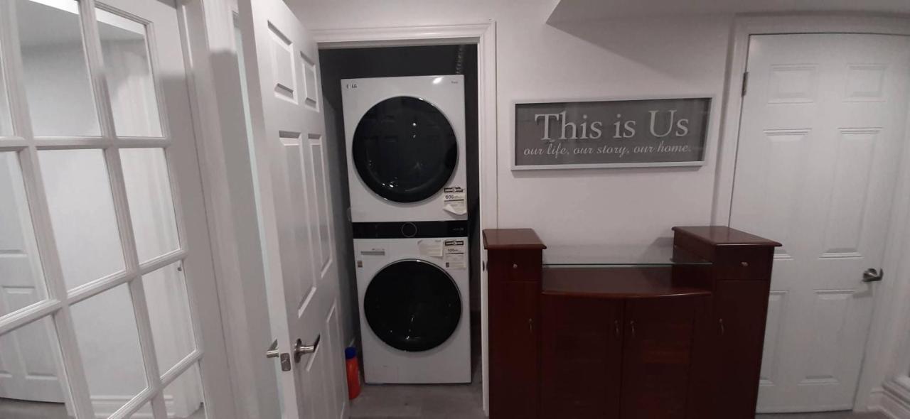 2 Bedrooms 2 Washrooms 2 Parking Spots Basement Apartment Newmarket Exteriör bild