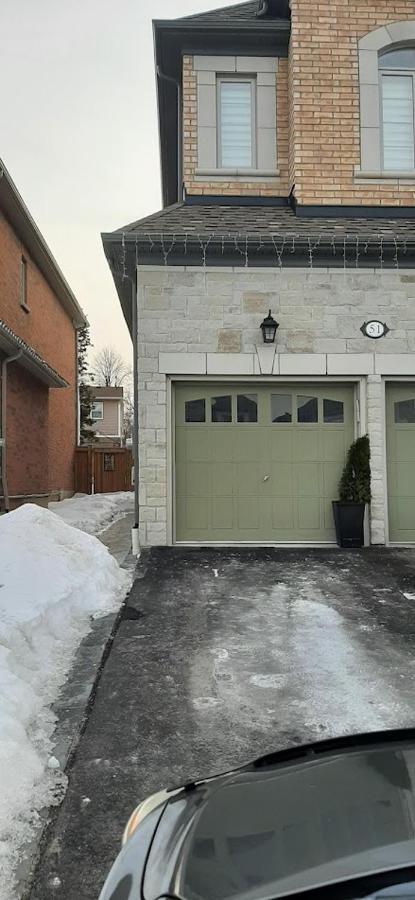 2 Bedrooms 2 Washrooms 2 Parking Spots Basement Apartment Newmarket Exteriör bild